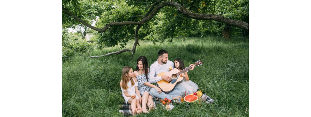 Tėvų ir vaikų ryšio stiprinimas grojant gitara