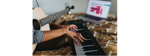  Muzikos instrumentų grojimo nauda: smegenų lavinimas ir emocinė išraiška